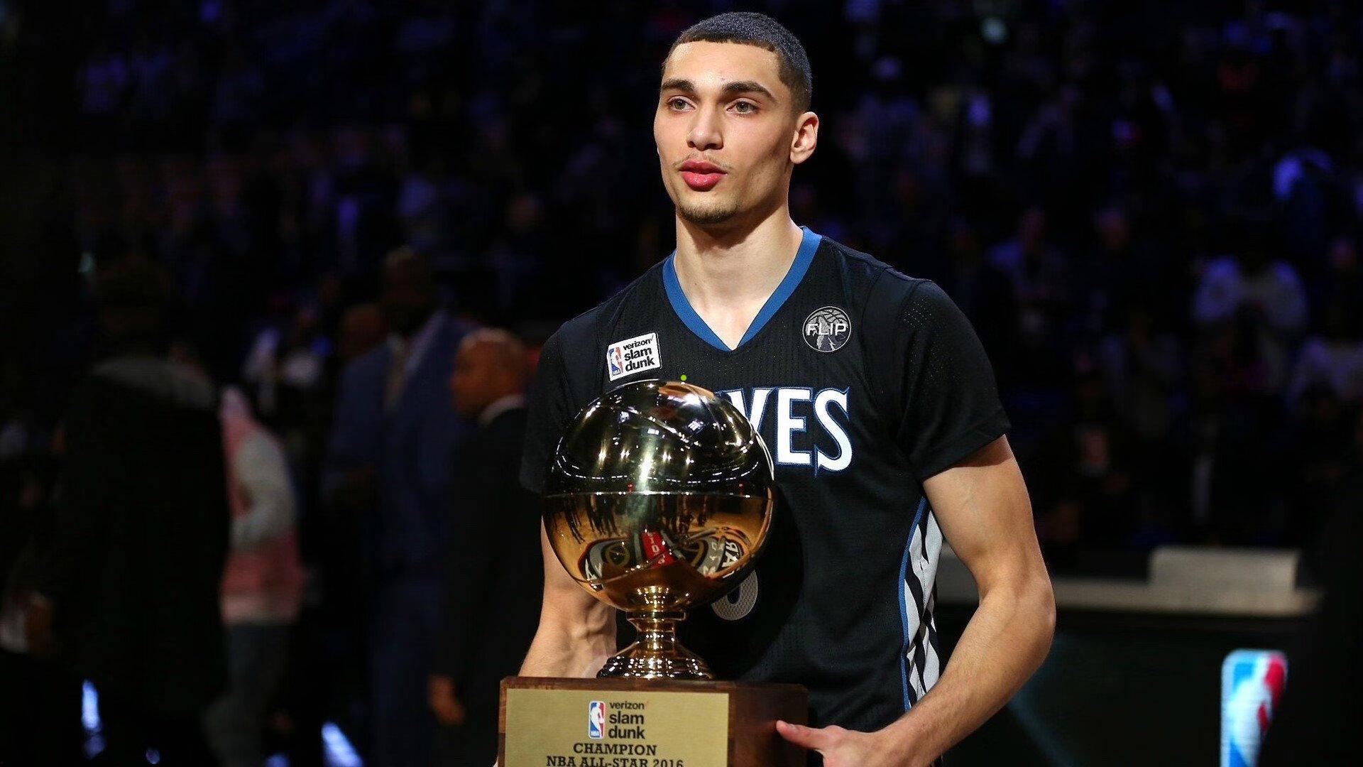  在线直播：生涯之夜！新秀贝利狂砍21分平纪录，末节11分率队取胜